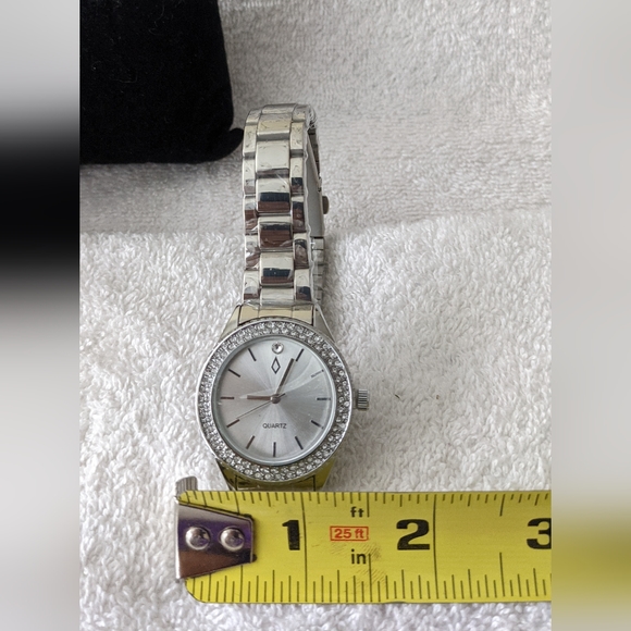 🌺HOST PICK🌺 ♥️ Nic&Syd Women’s DIVA Watch with Swarovski Crystals, Silver - Picture 9 of 12